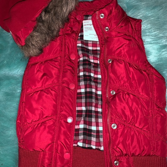 Red Aeropostale vest - Picture 2 of 2